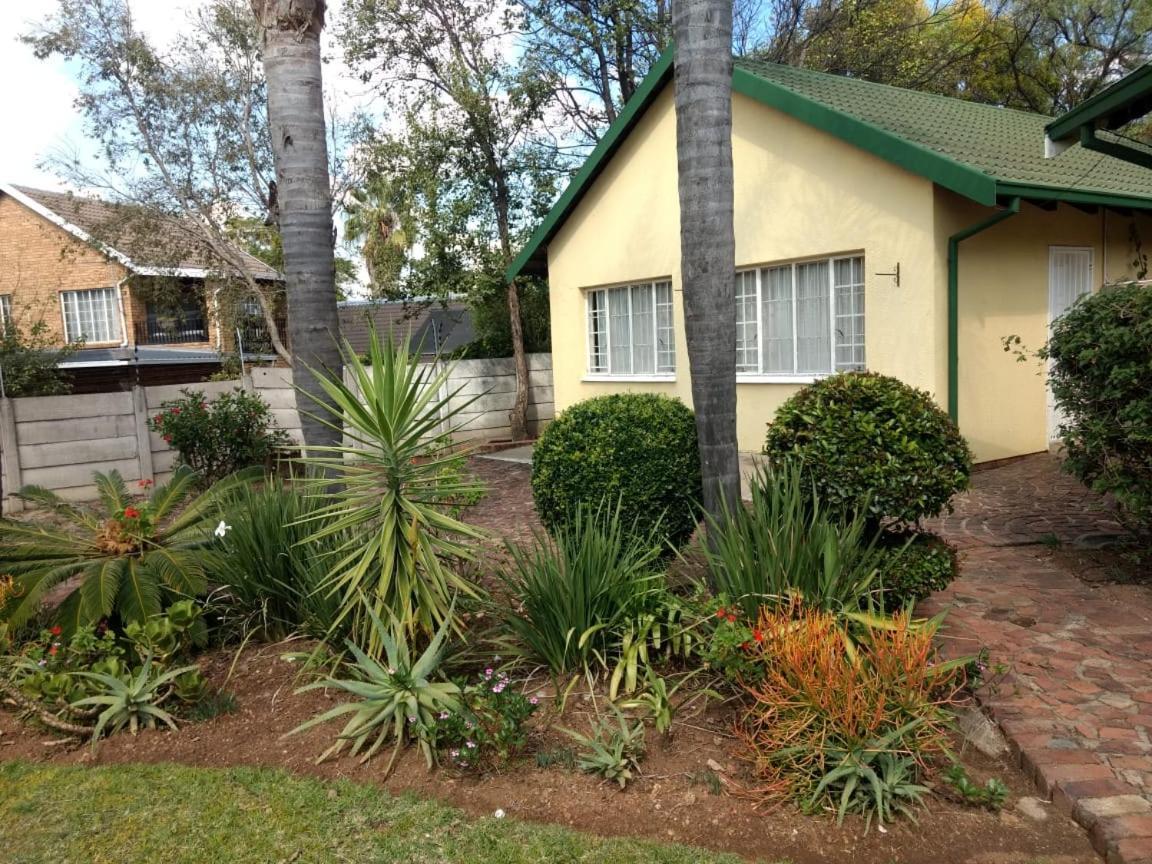 The Duke'S Residence Randburg Exterior photo